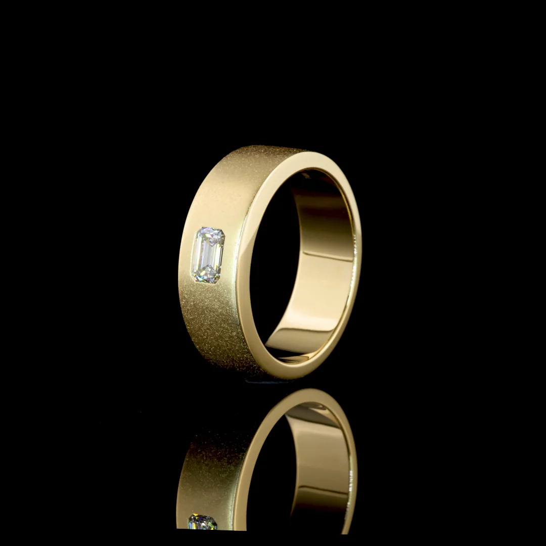 0.3 Cts 14k Yellow Gold Emerald Shape Solitaire Ring - Image 4