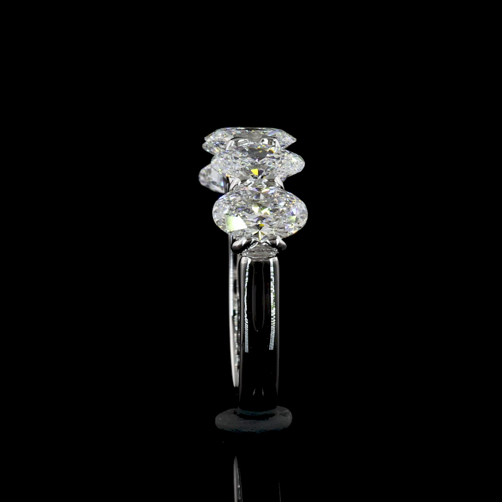 3.1 Cts Platinum Oval Shape 5 Stones Eternity Band - Image 4