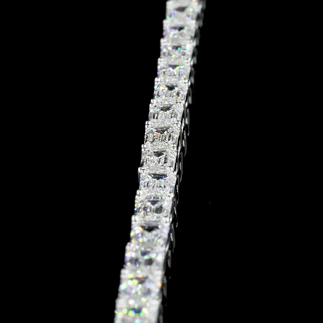 8.1 Cts 14k White Gold Emerald Shape Tennis Bracelet - Image 3