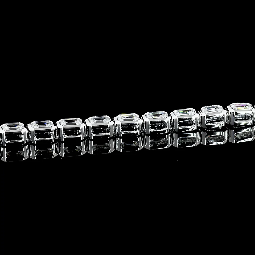 2.75 Cts 14k White Gold Emerald Shape Tennis Bracelet - Image 4