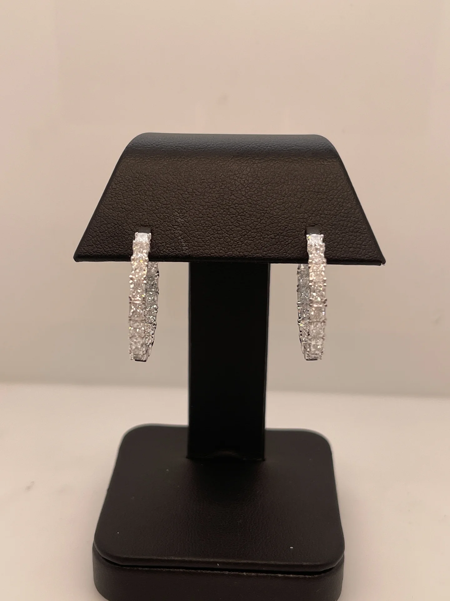 5.56 Cts 14k White Gold Radiant Shape Hoops Earring - Video