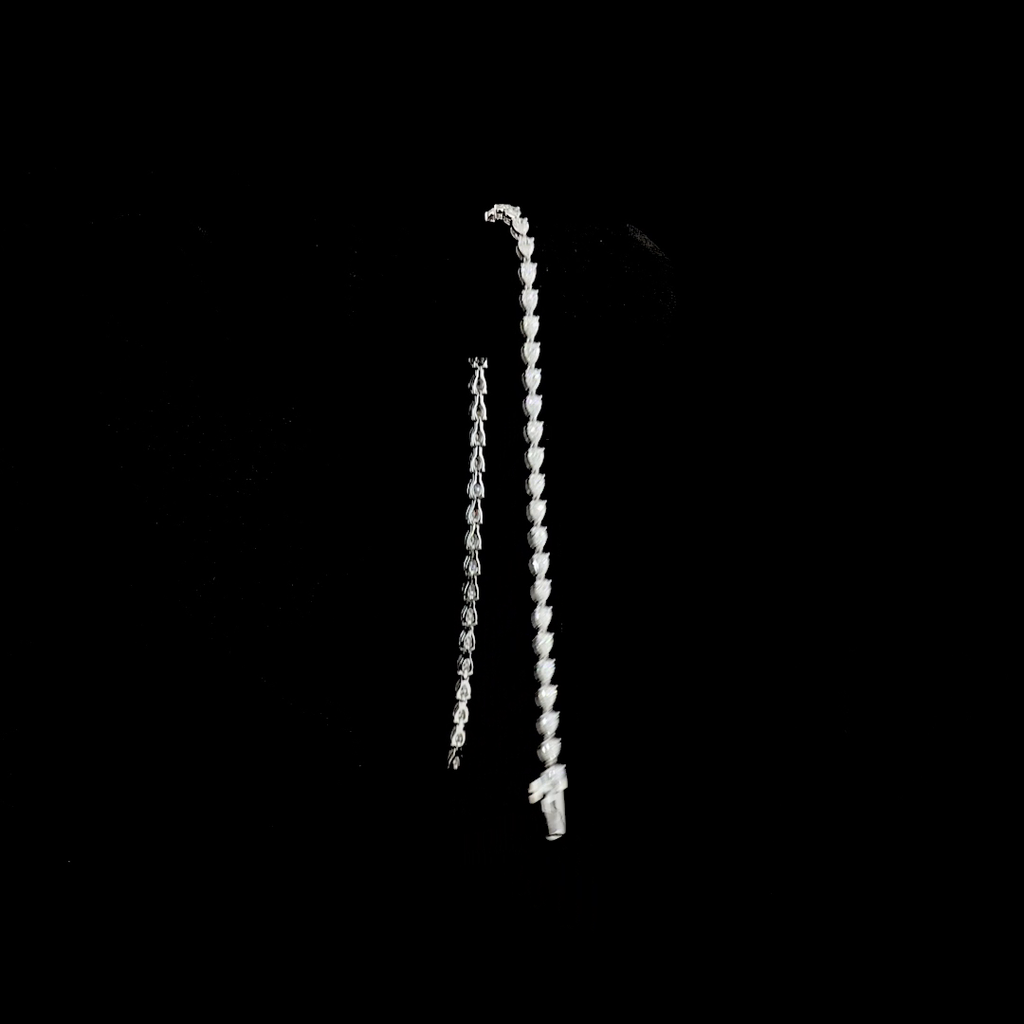 2.62 Cts 14k White Gold Pear Shape Tennis Bracelet - Image 3