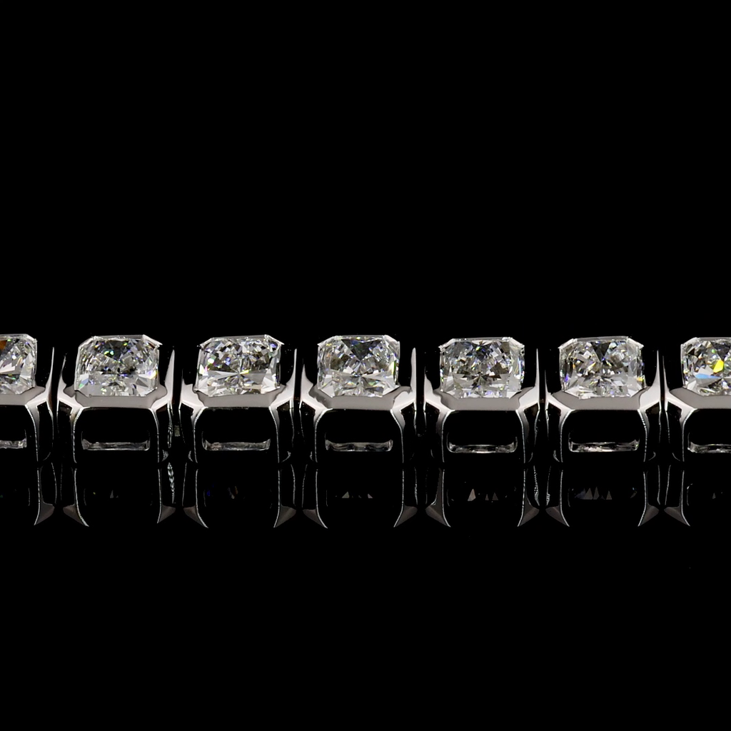 6.98 Cts 14k White Gold Radiant Shape Tennis Bracelet - Image 4