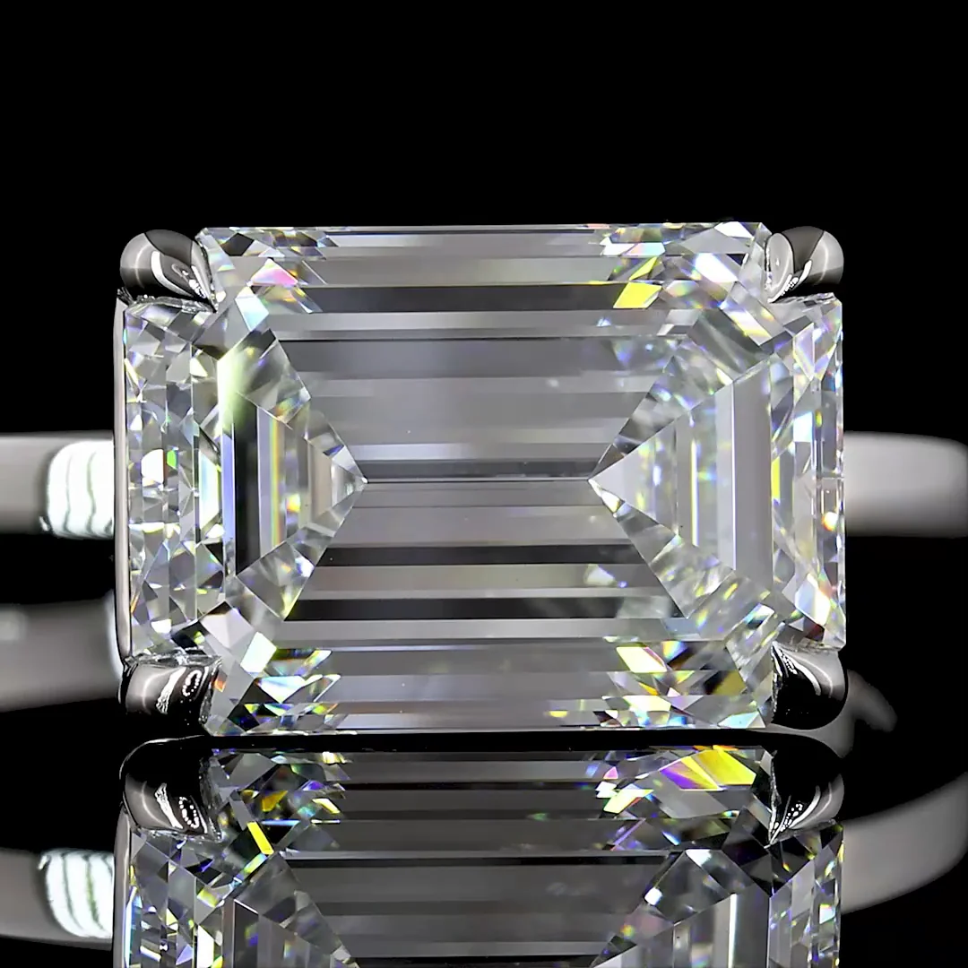 3.06 Cts Platinum Emerald Shape Solitaire Ring - Image 3