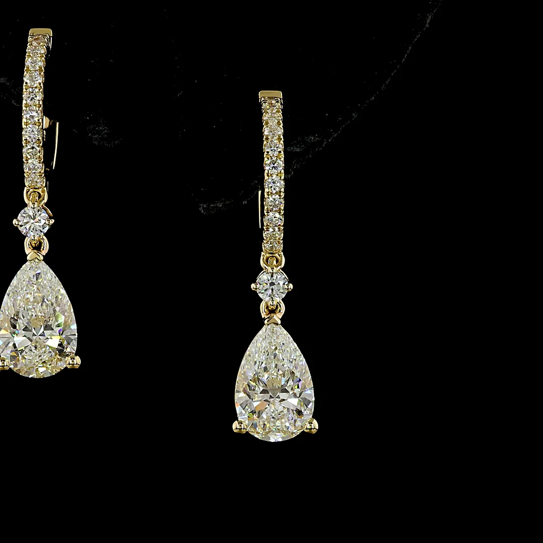 2.74 Cts 14k Yellow Gold Pear Shape Hanging Earring - Image 3