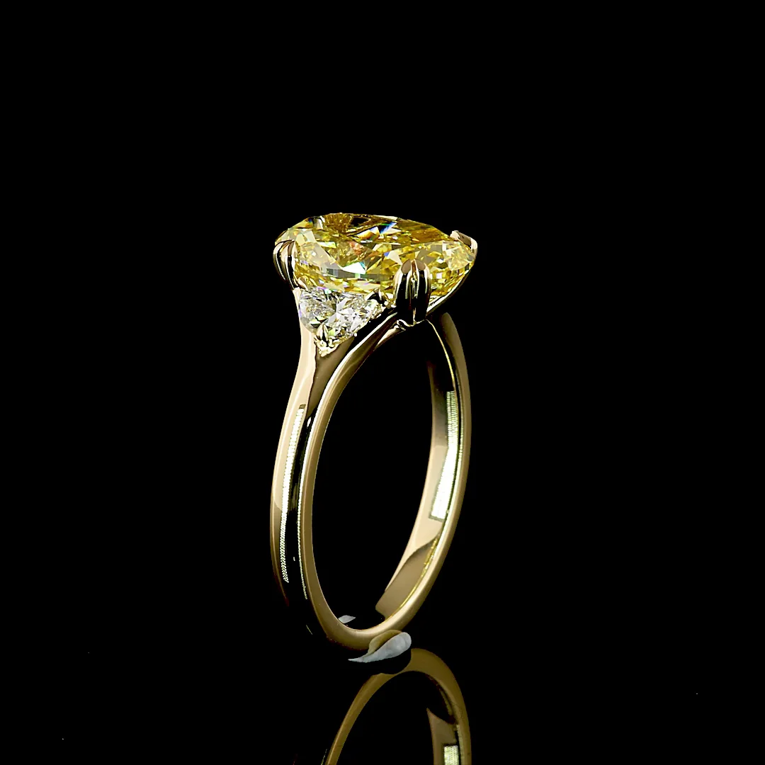 3.32 Cts 14k Yellow Gold Oval Shape 3 Stones Ring - Image 4