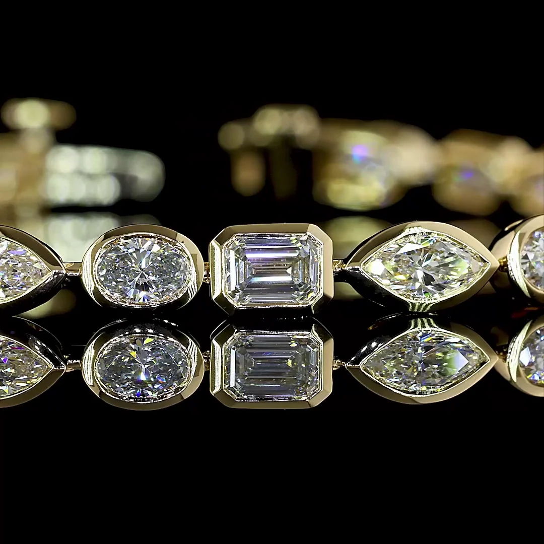 5.28 Cts 14k Yellow Gold Emerald Shape Tennis Bracelet - Image 2