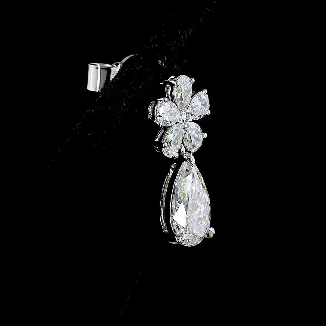 2.71 Cts 18k White Gold Pear Shape Hanging Earring - Image 4