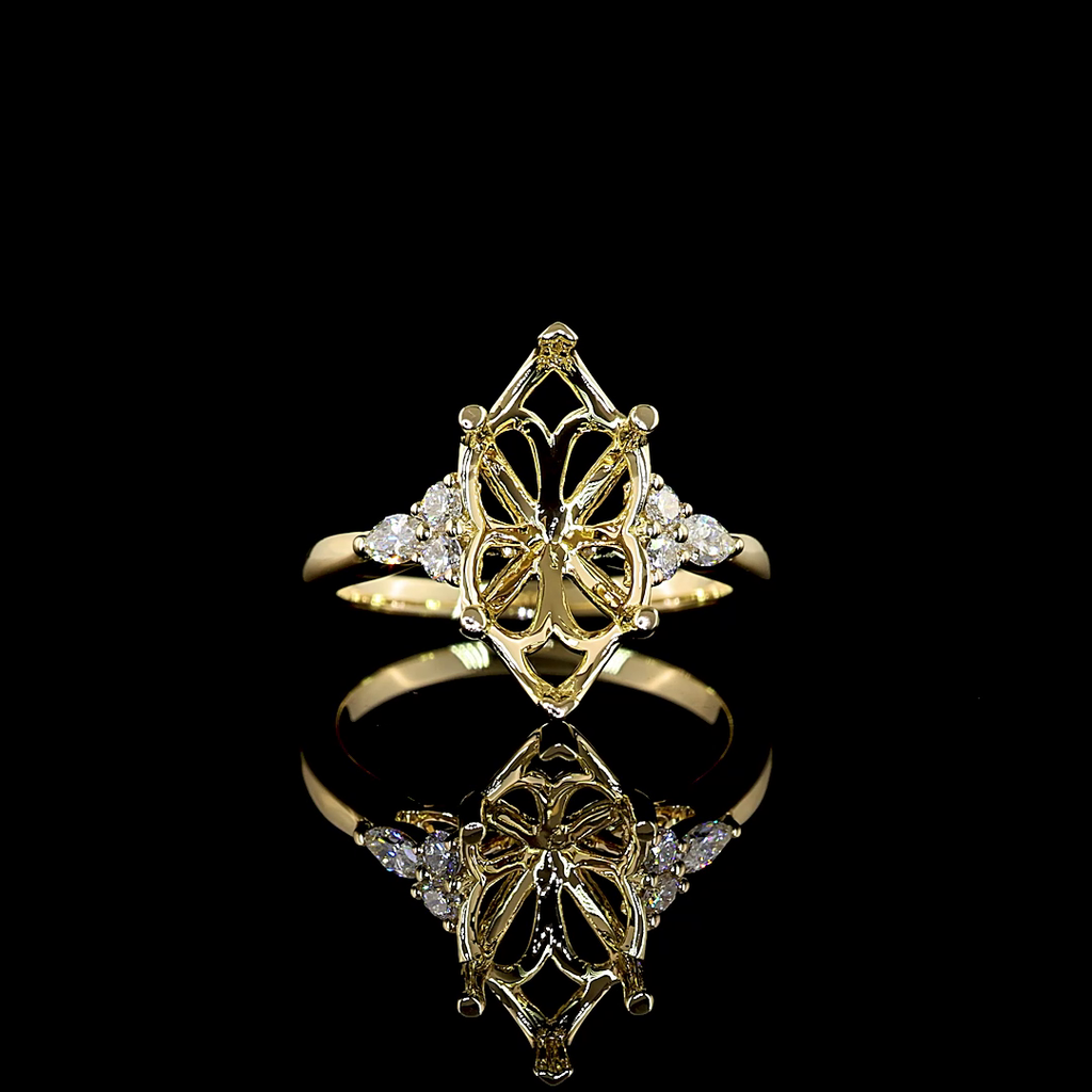 0.26 Cts 14k Yellow Gold Mix Shape Special Ring - Video