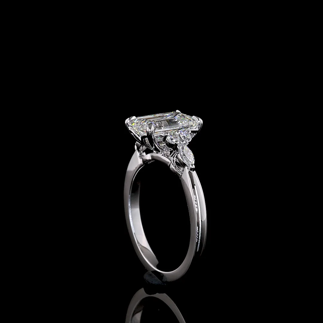 2.76 Cts 14k White Gold Emerald Shape Special Ring - Image 2