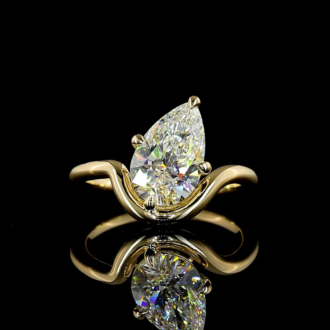 2.12 Cts 14k Yellow Gold Pear Shape Special Ring - Video