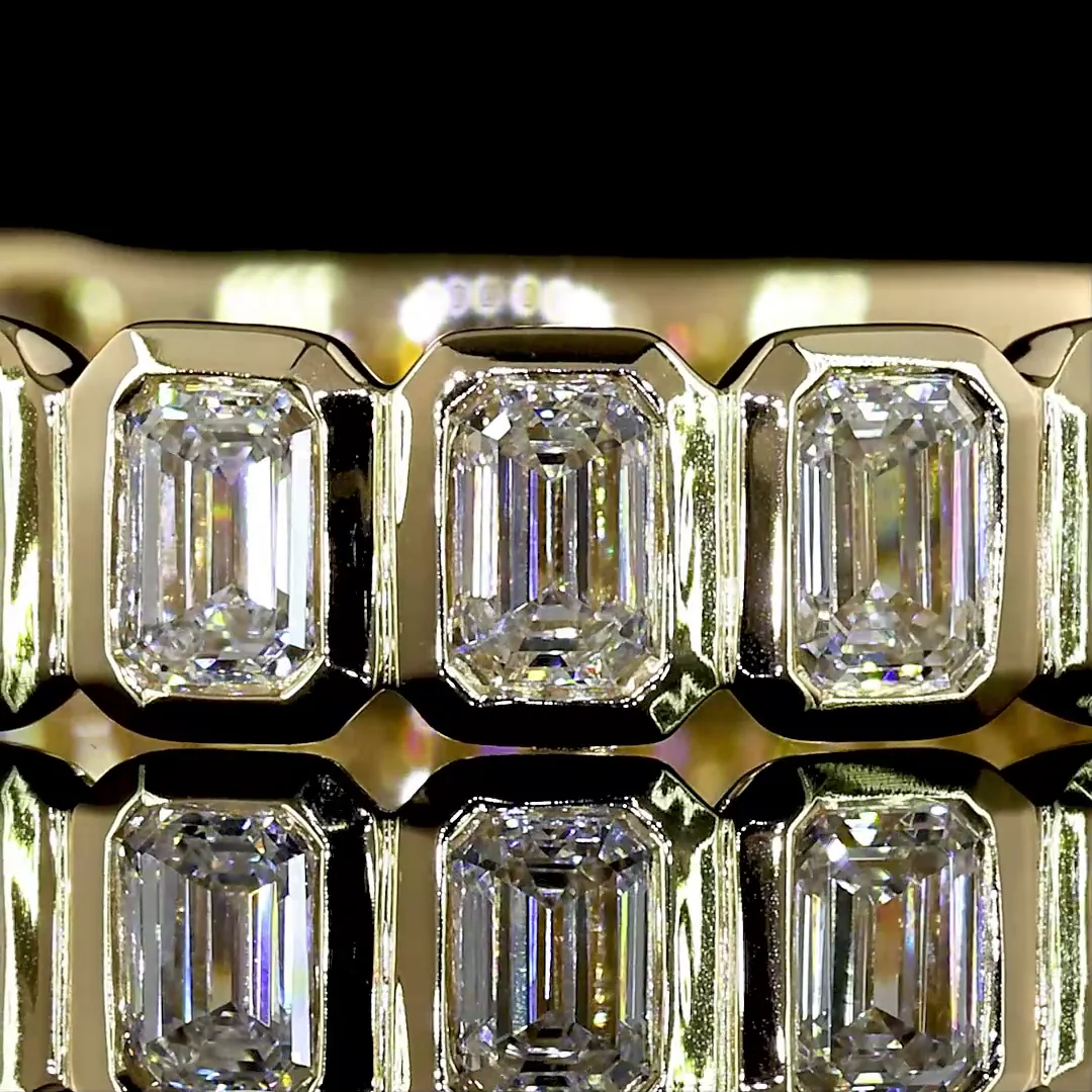 1.39 Cts 14k Yellow Gold Emerald Shape Half Eternity Eternity Band - Image 3