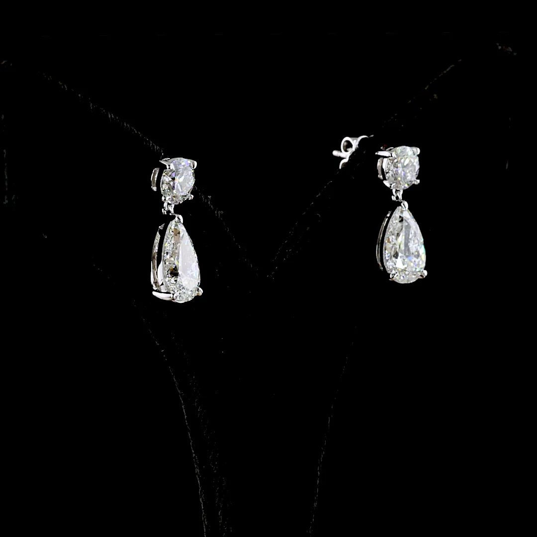 4.94 Cts 14k White Gold Pear Shape Hanging Earring - Image 2