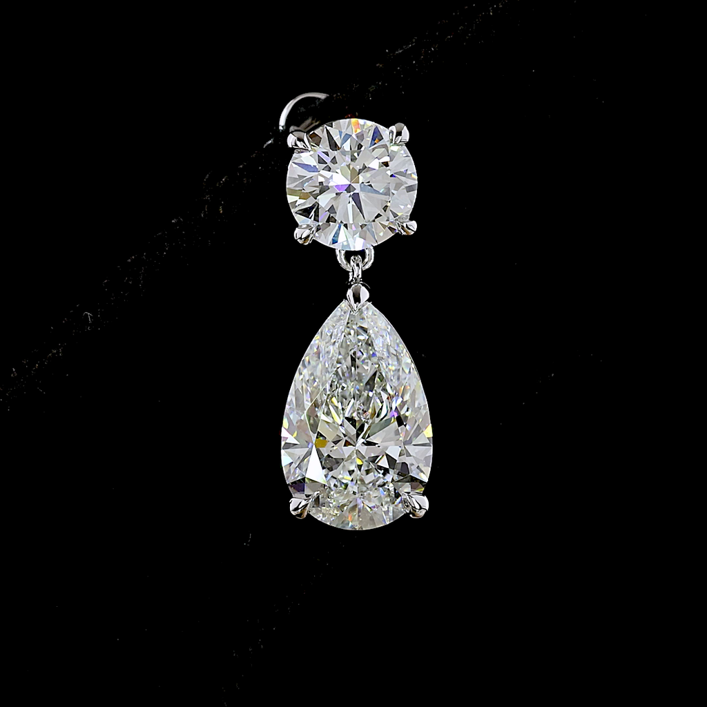 4.94 Cts 14k White Gold Pear Shape Hanging Earring - Image 3