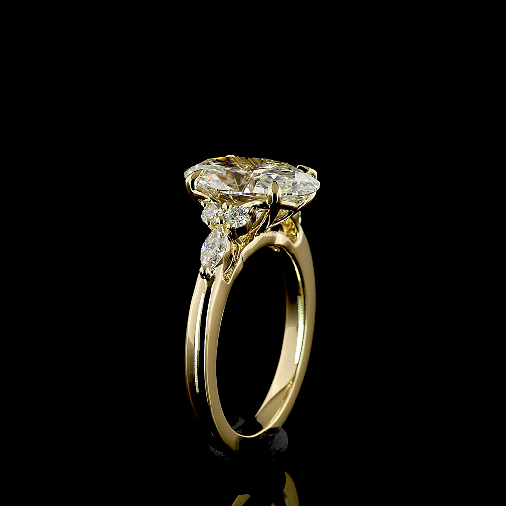 2.82 Cts 14k Yellow Gold Oval Shape Split Shank Ring - Image 4