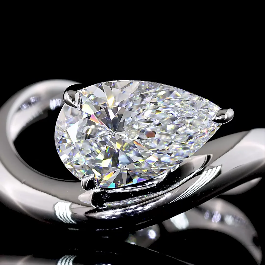 1.71 Cts 14k White Gold Pear Shape Special Ring - Image 3