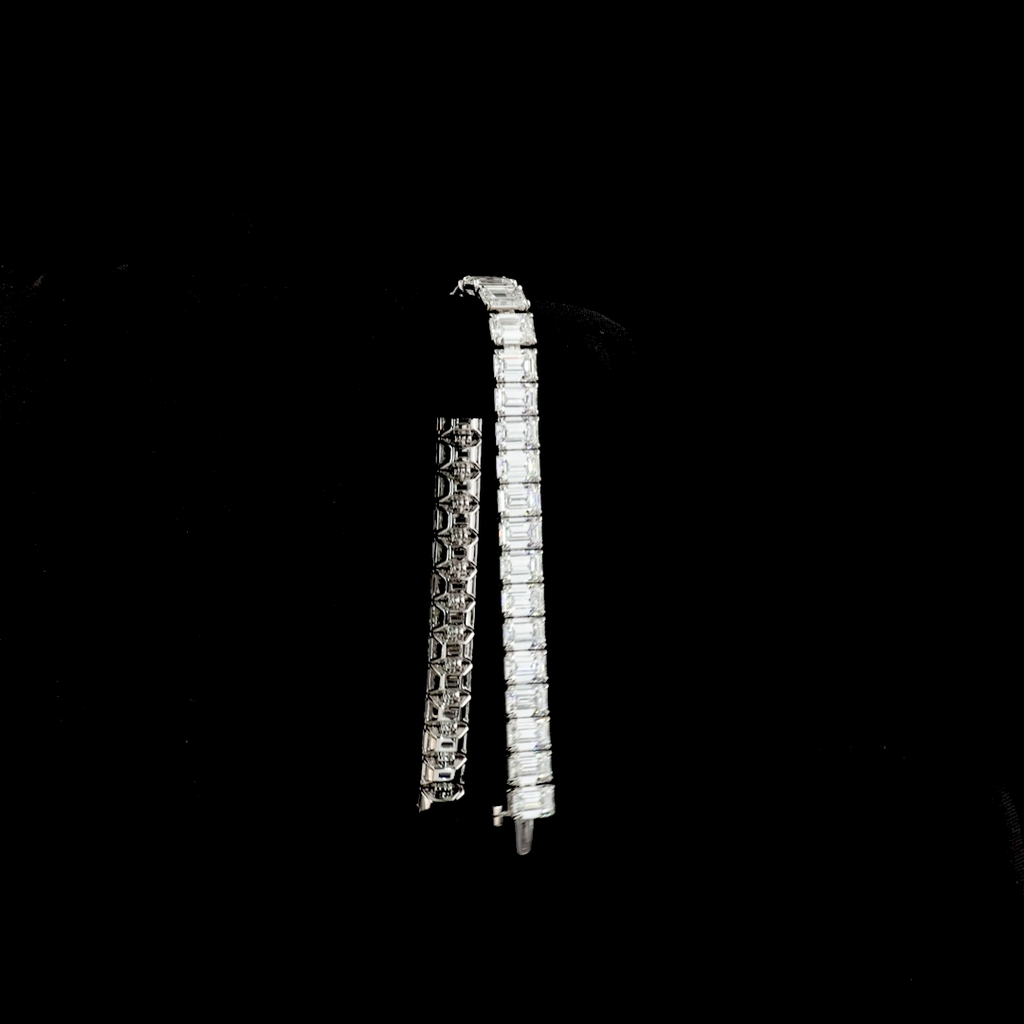 35.64 Cts 14k White Gold Emerald Shape Tennis Bracelet - Image 3