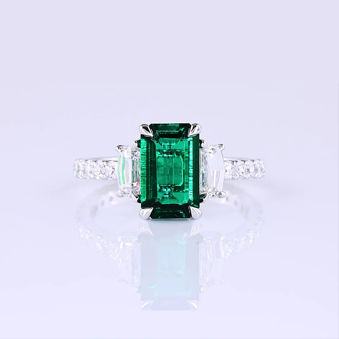 1.07 Cts 14k White Gold Emerald Shape Split Shank Ring - Video