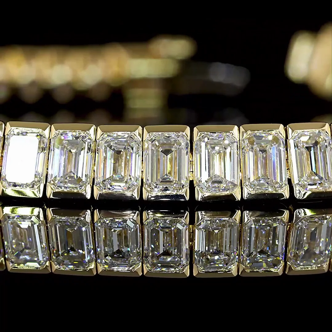 11.86 Cts 14k Yellow Gold Emerald Shape Tennis Bracelet - Image 2
