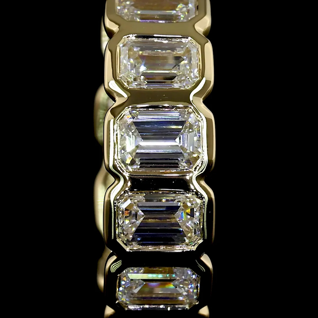 1.98 Cts 14k Yellow Gold Emerald Shape Huggies Earring - Image 3