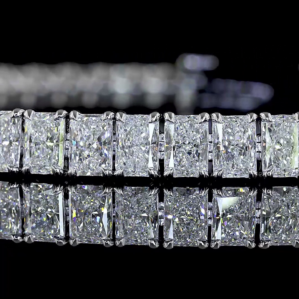 11.35 Cts 14k White Gold Radiant Shape Tennis Bracelet - Image 2