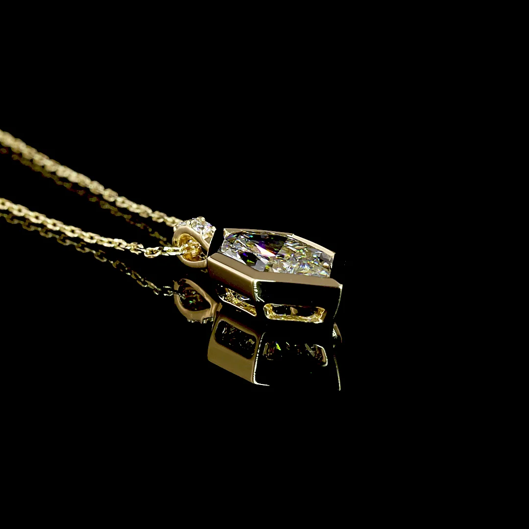 2.54 Cts 14k Yellow Gold Antique Marquise Shape Pendant Pendant - Image 2