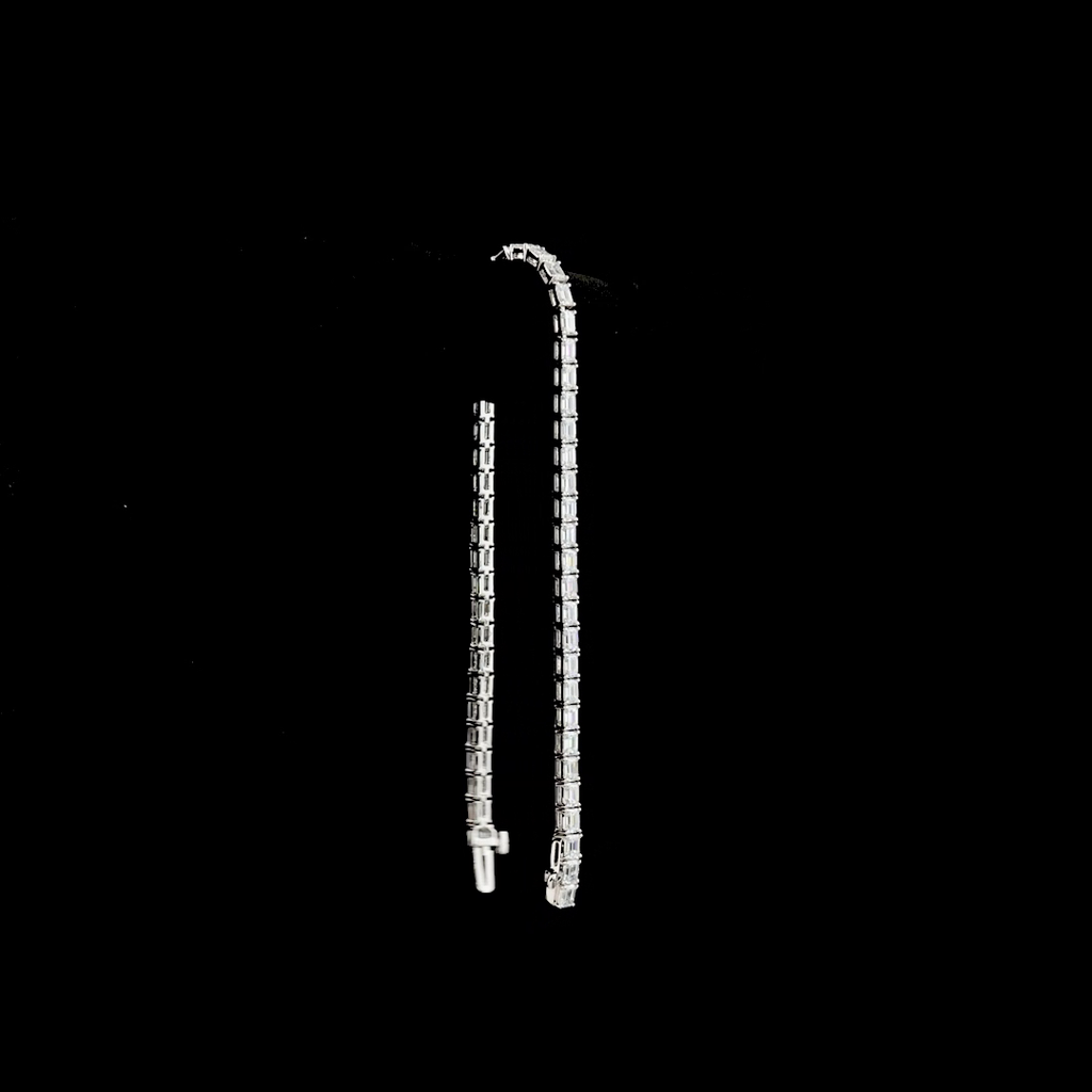 5.13 Cts 14k White Gold Emerald Shape Tennis Bracelet - Image 3
