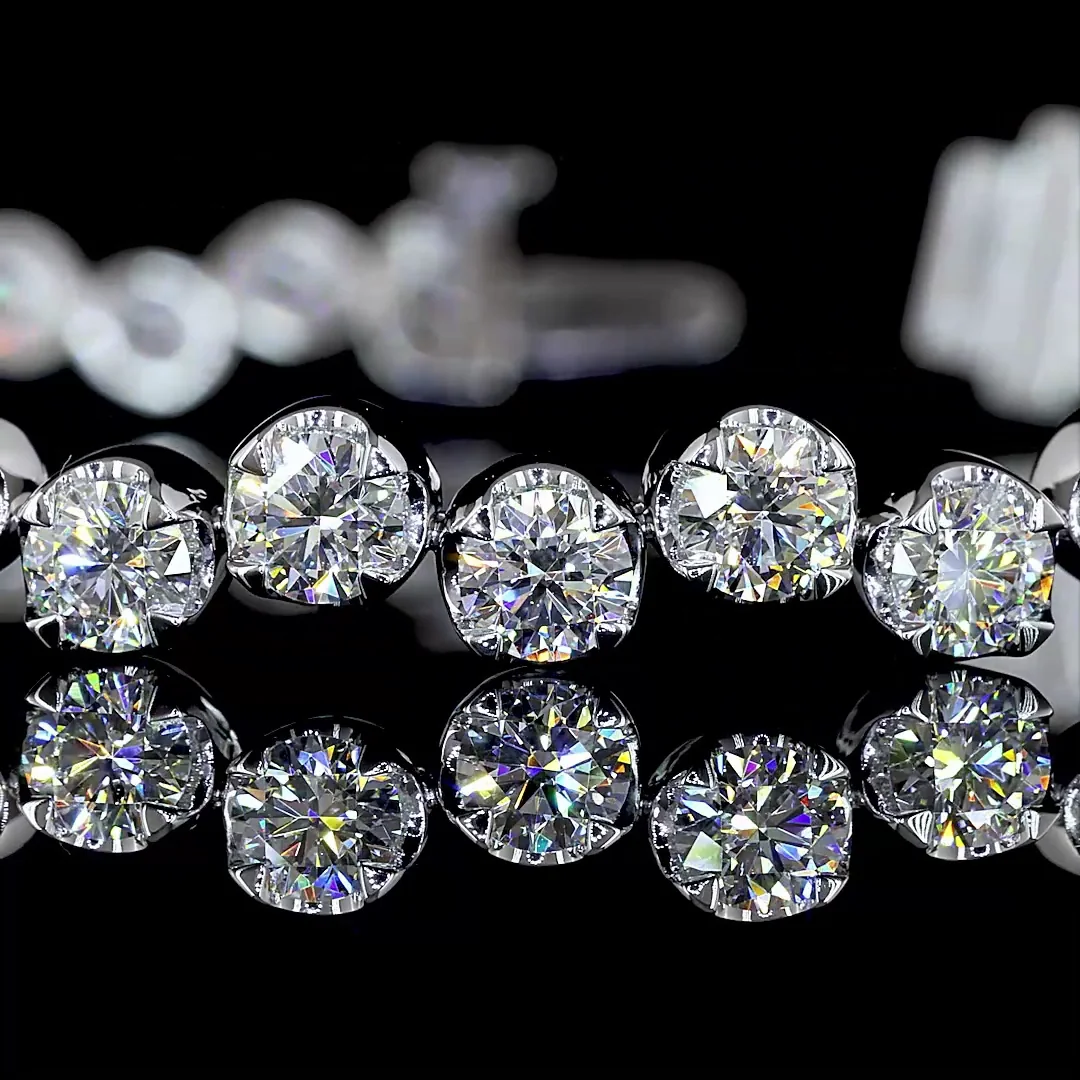 6.81 Cts 18k White Gold Round Shape Tennis Bracelet - Image 2