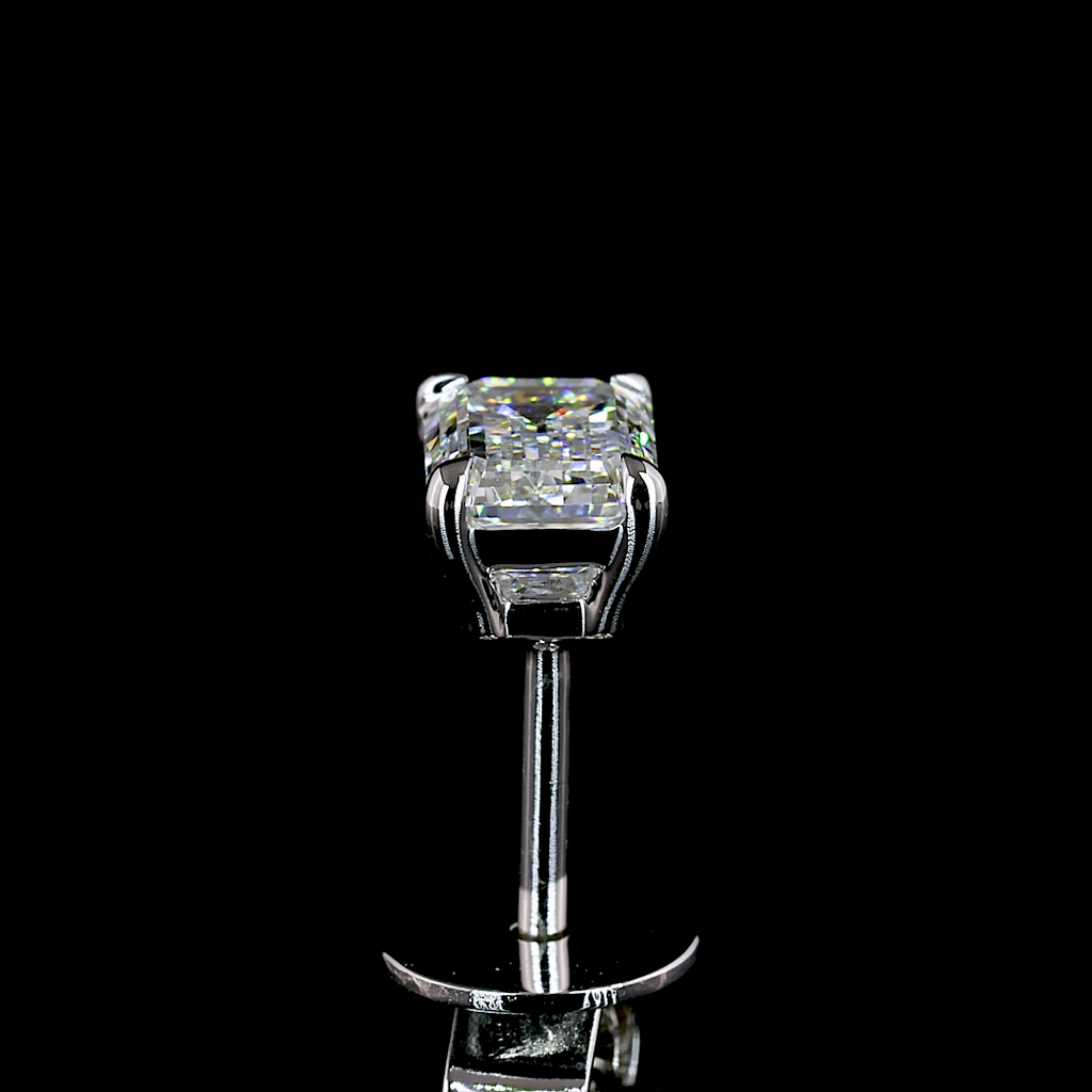 1.05 Cts 14k White Gold Emerald Shape Studs Earring - Image 4