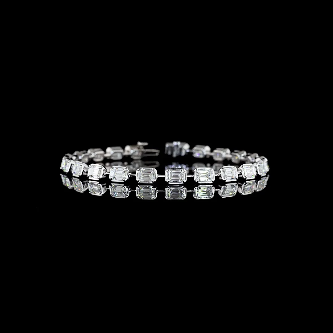 7.7 Cts 14k White Gold Emerald Shape Station Bracelet - Video