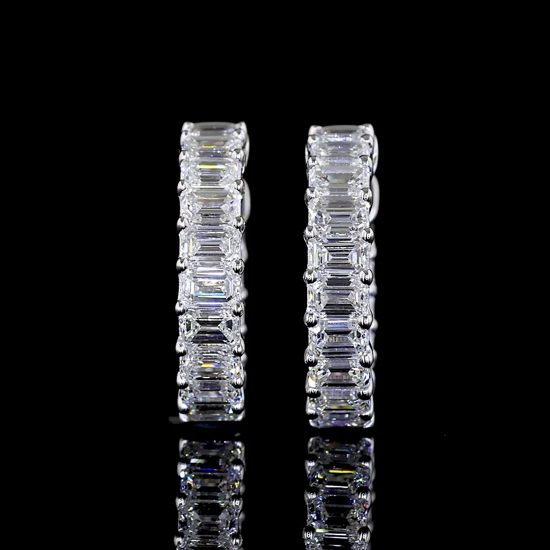 1.56 Cts 14k White Gold Emerald Shape Huggies Earring - Video