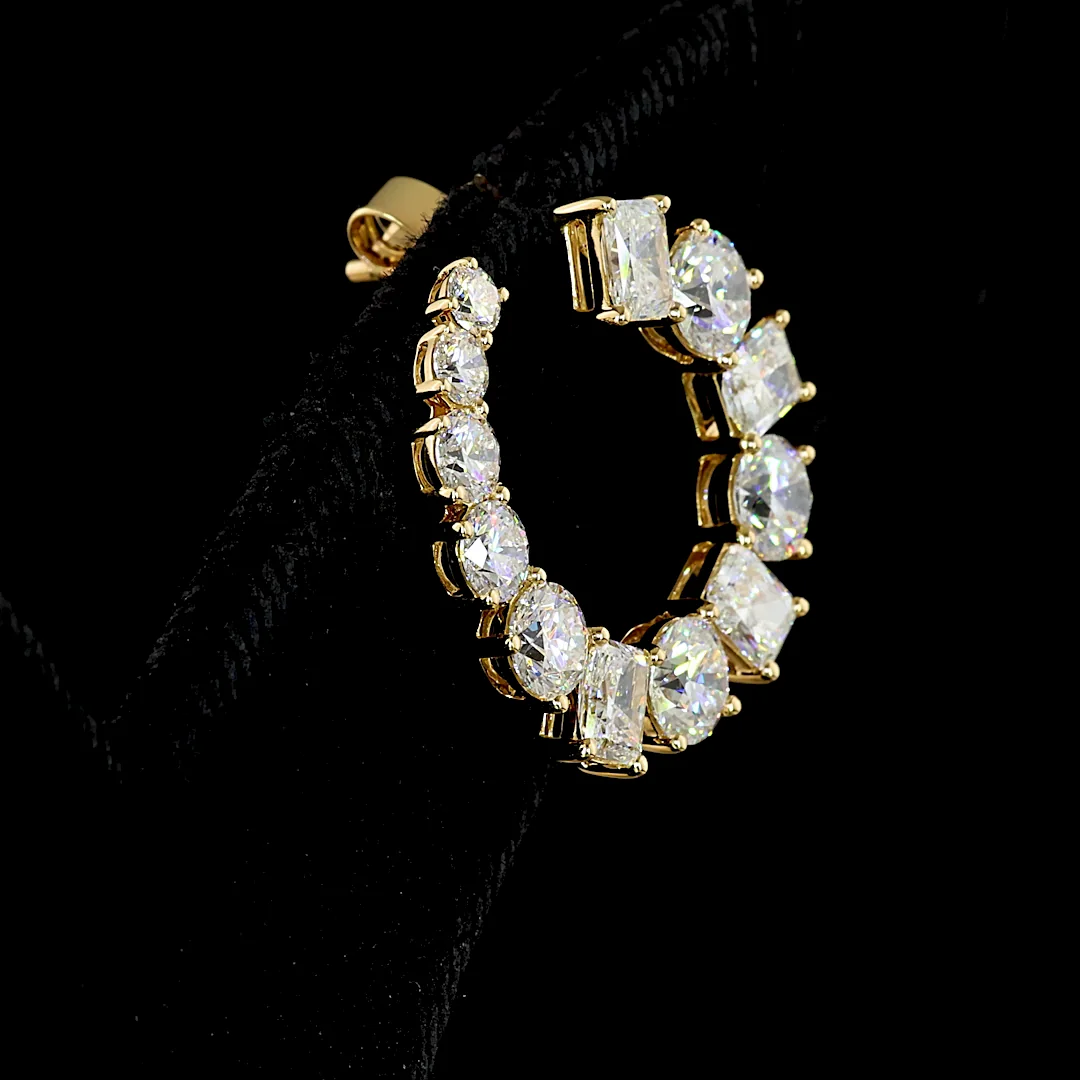 5.31 Cts 18k Yellow Gold Mix Shape Crawler Earring - Image 4