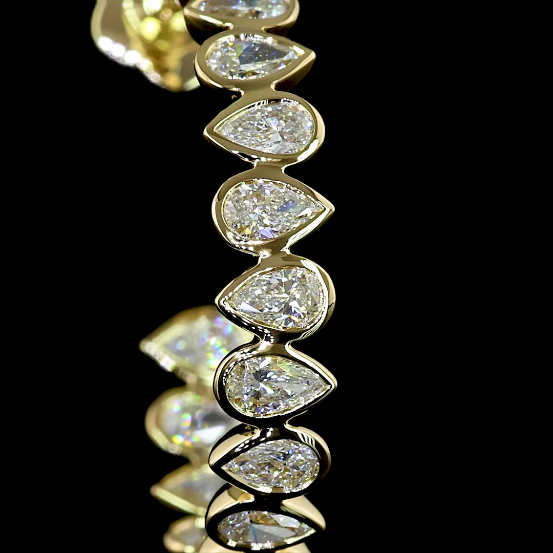 2.75 Cts 14k Yellow Gold Pear Shape C Hoops Earring - Image 3