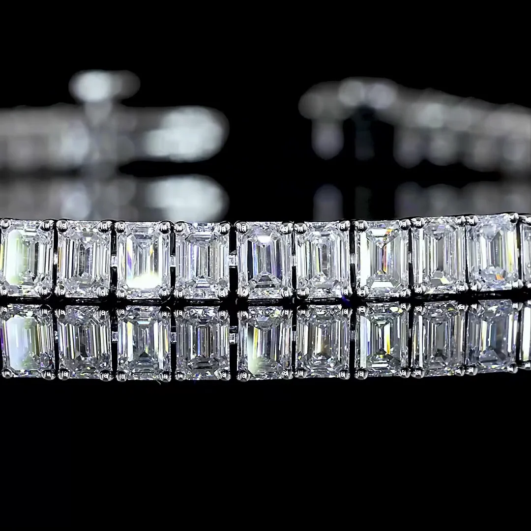 6.91 Cts 14k White Gold Emerald Shape Tennis Bracelet - Image 2