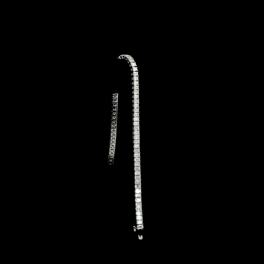 6.91 Cts 14k White Gold Emerald Shape Tennis Bracelet - Image 3