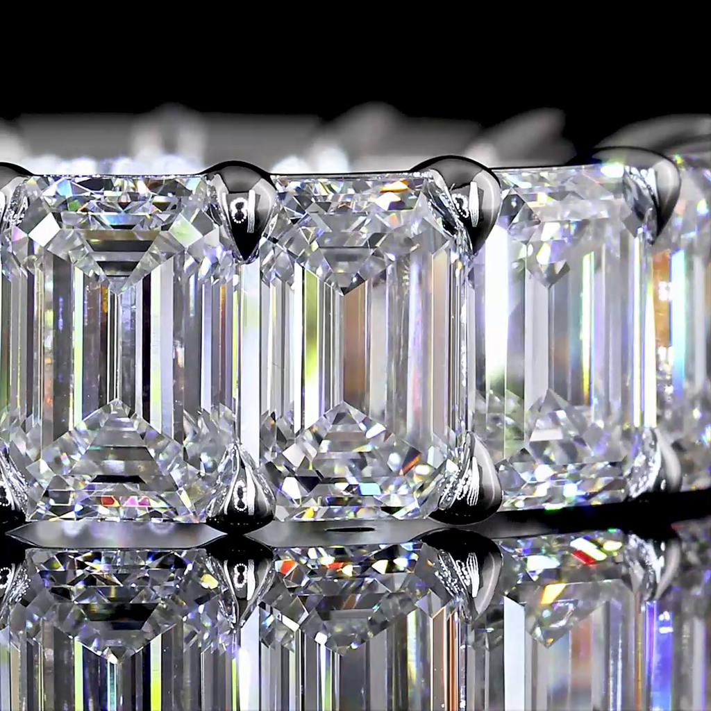 8.02 Cts 18k White Gold Emerald Shape Eternity Band Eternity Band - Image 3