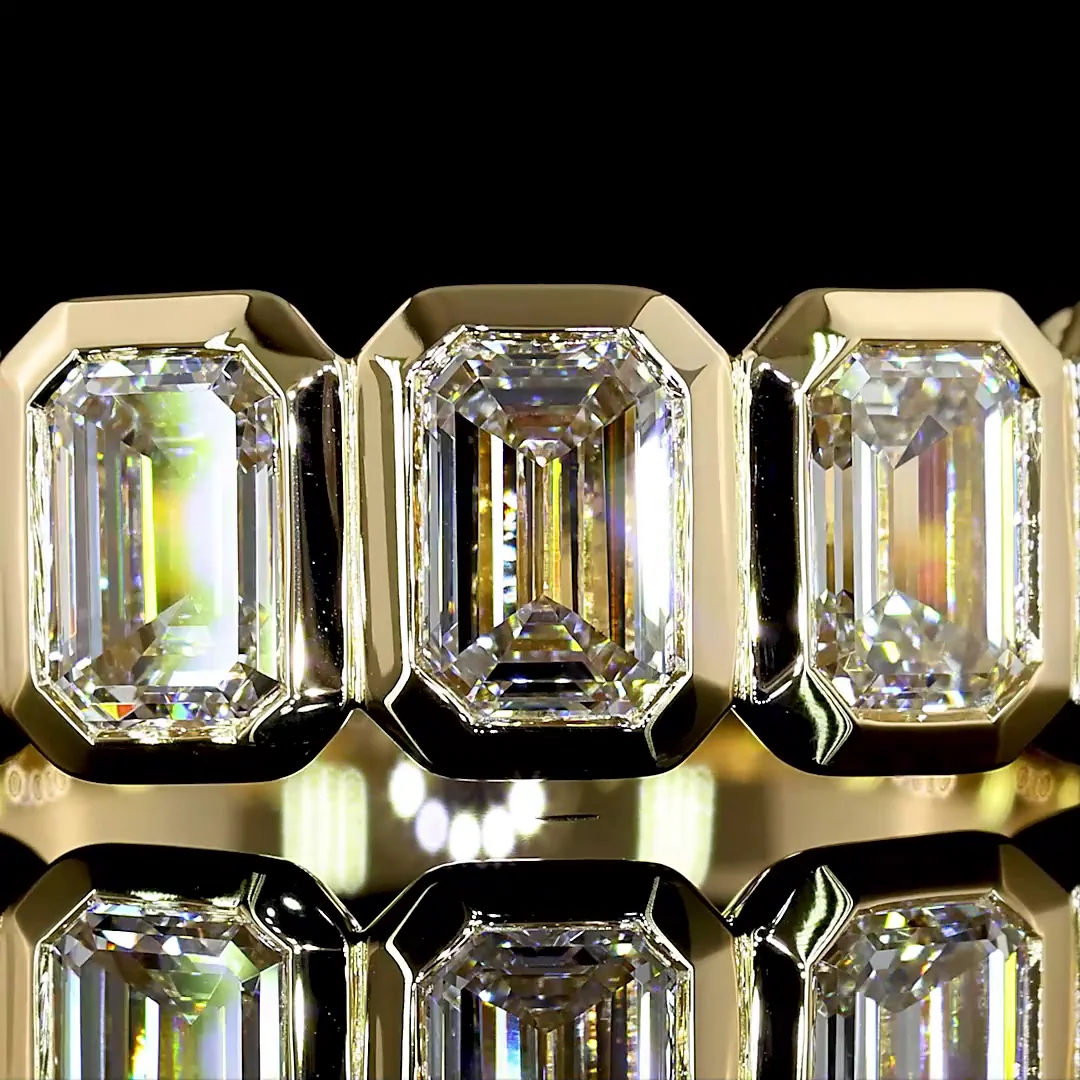 2.03 Cts 14k Yellow Gold Emerald Shape 5 Stones Eternity Band - Image 3