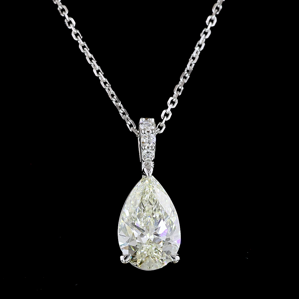 1.86 Cts 14k White Gold Pear Shape Pendant Pendant - Image 3