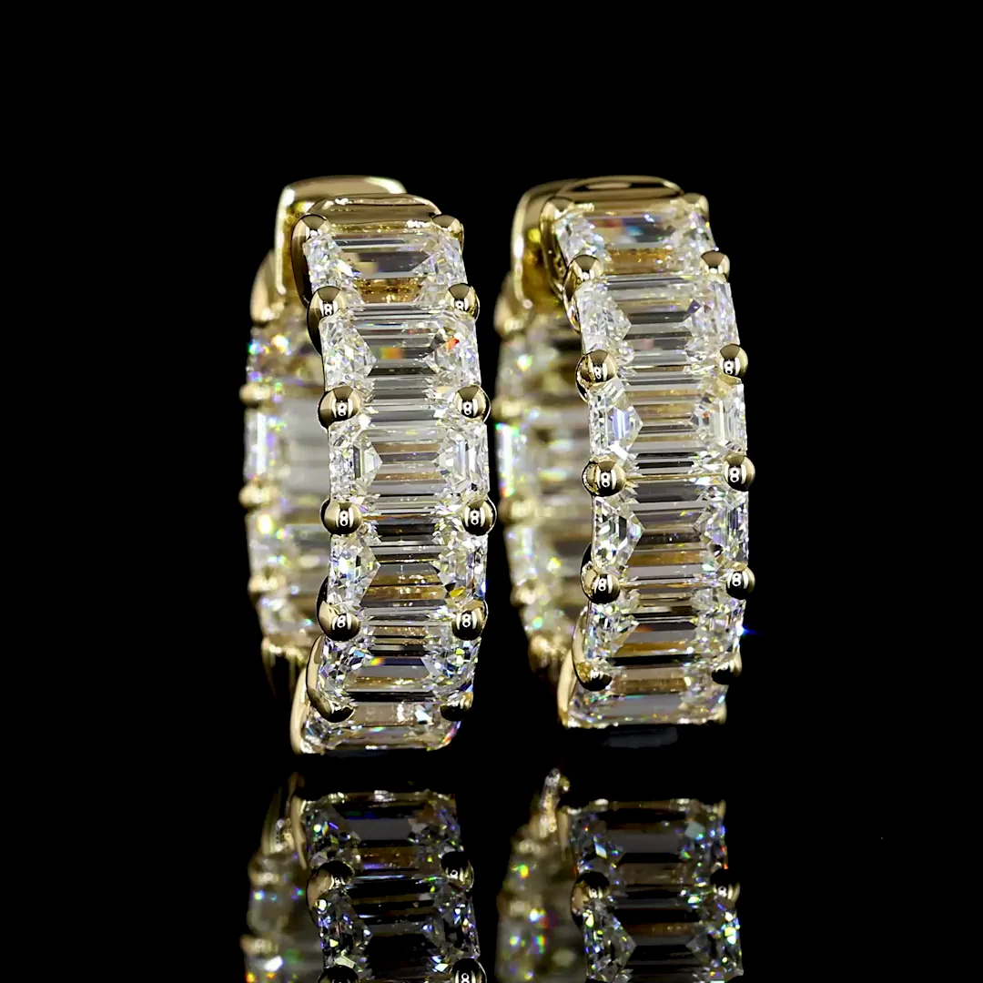 2.98 Cts 14k Yellow Gold Emerald Shape Huggies Earring - Video