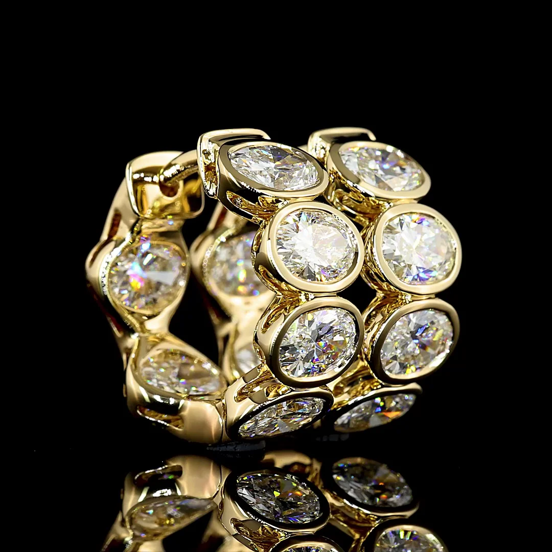 2.77 Cts 14k Yellow Gold Oval Shape Huggies Earring - Video