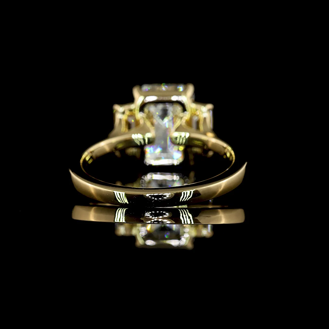3.67 Cts 14k Yellow Gold Emerald Shape 3 Stones Ring - Image 4