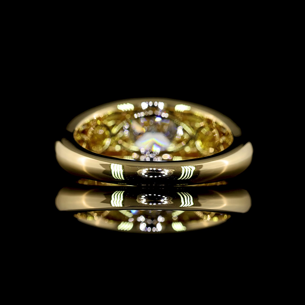 1.7 Cts 14k Yellow Gold Square Cushion Brilliant Shape 3 Stones Ring - Image 4