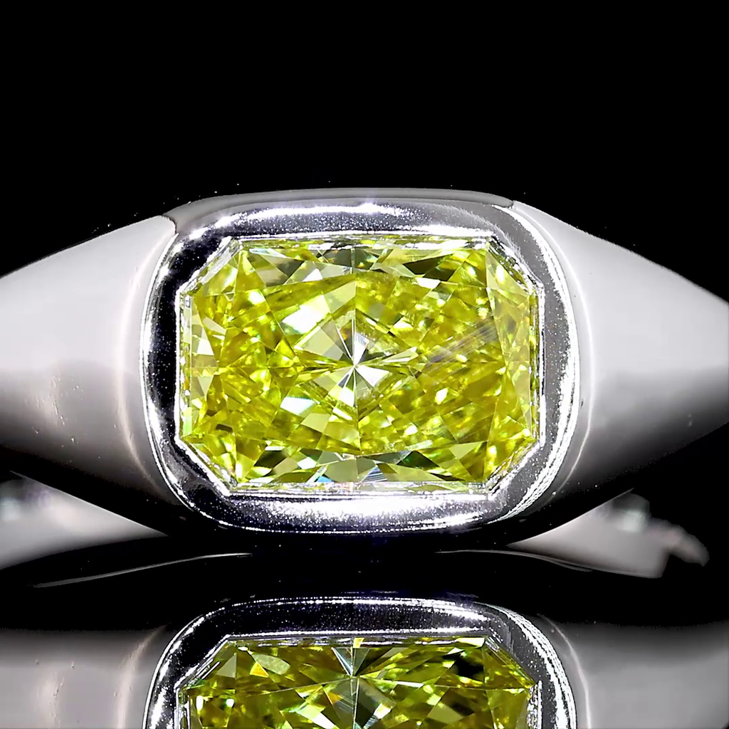 0.82 Cts 14k White Gold Radiant Shape Solitaire Ring - Image 3