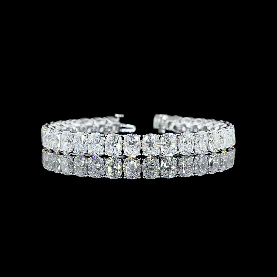 33.19 Cts 14k White Gold Cushion Brilliant Shape Tennis Bracelet - Video