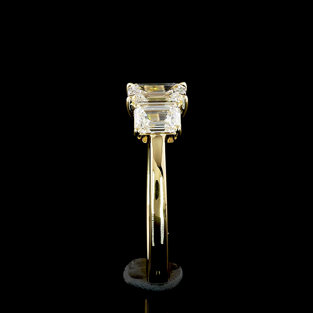 1.41 Cts 14k Yellow Gold Emerald Shape 3 Stones Ring - Image 3