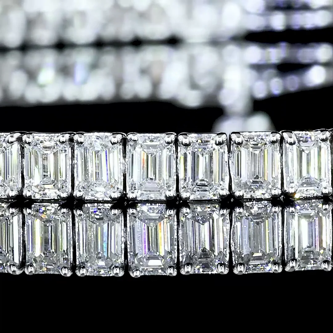 4.99 Cts 14k White Gold Emerald Shape Tennis Bracelet - Image 2