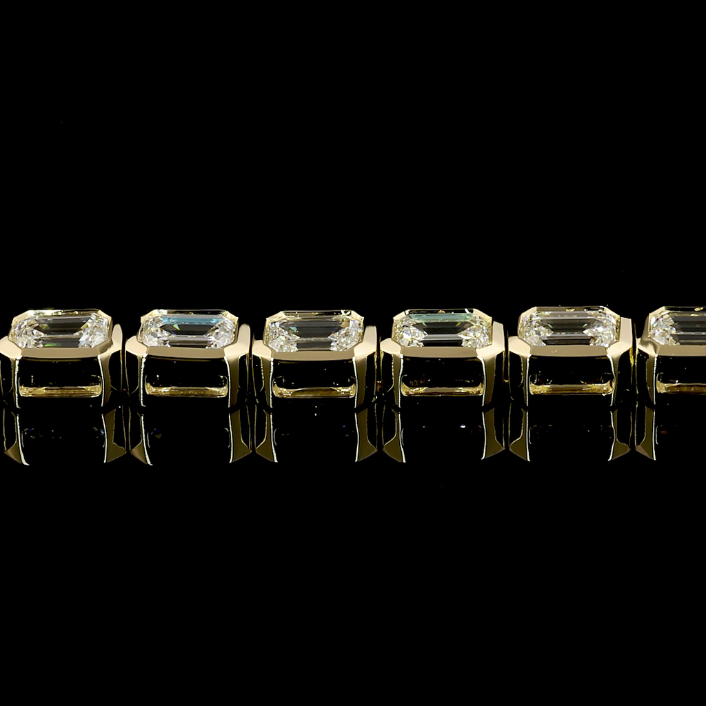 4.95 Cts 14k Yellow Gold Emerald Shape Tennis Bracelet - Image 4