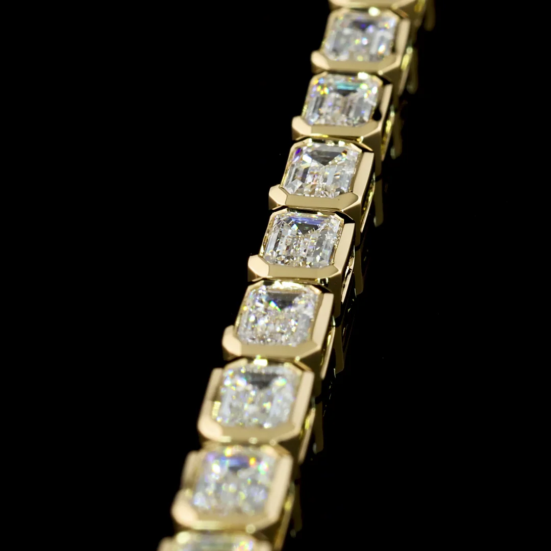 6.84 Cts 14k Yellow Gold Emerald Shape Tennis Bracelet - Image 3