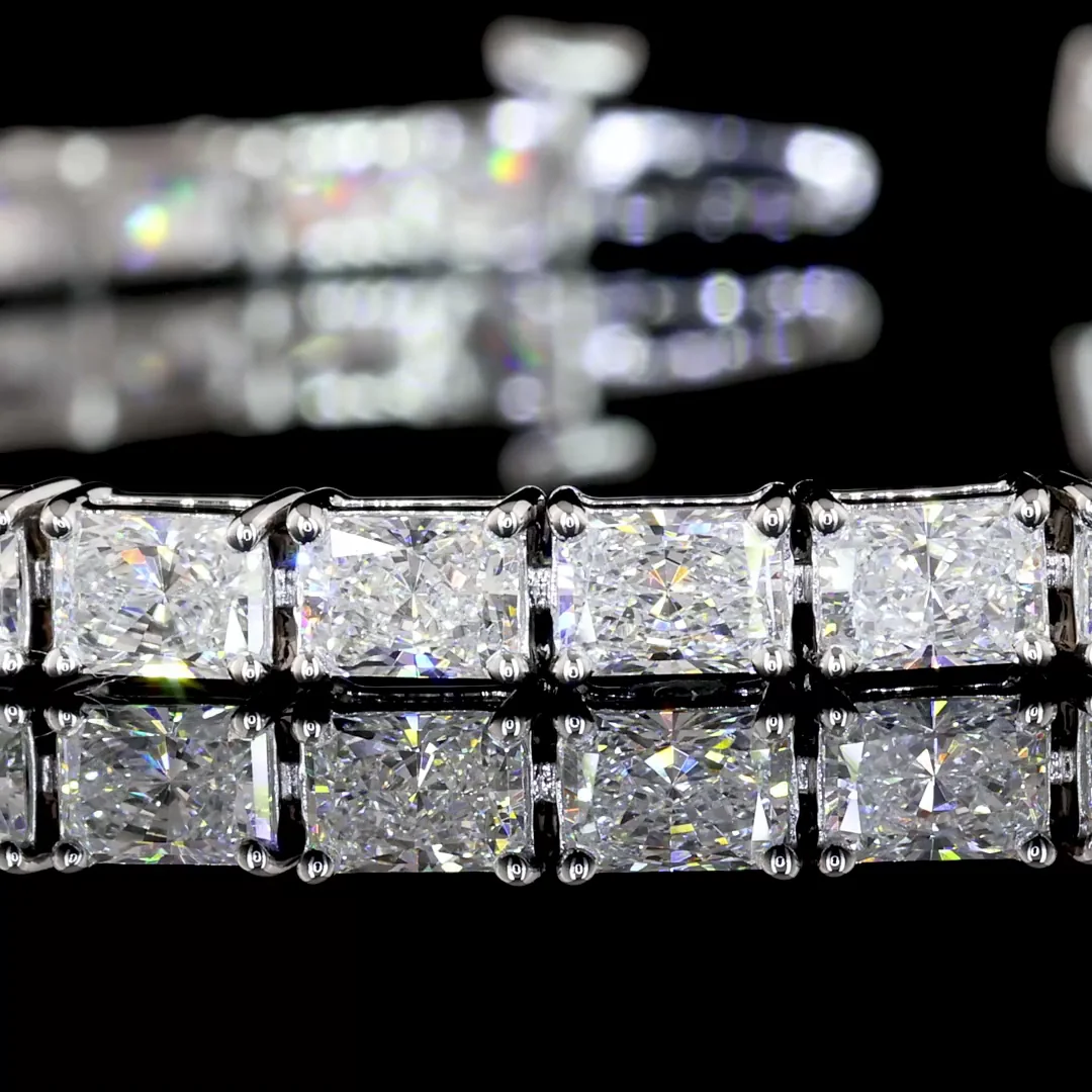 7 Cts 14k White Gold Radiant Shape Tennis Bracelet - Image 2