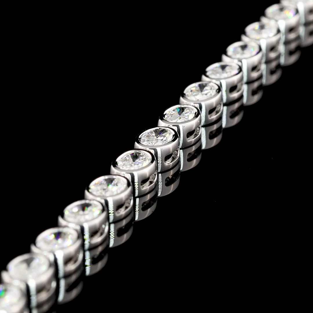 5.27 Cts 14k White Gold Oval Shape Tennis Bracelet - Image 4